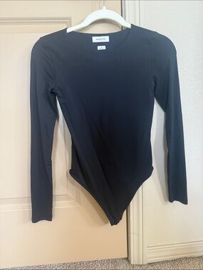 Aritzia Babaton Black Long-Sleeve Contour Bodysuit
